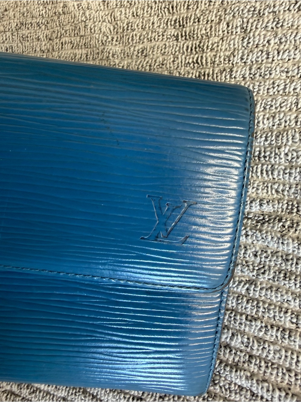 Louis Vuitton Toledo Blue Epi Leather Sarah Wallet - Picture 3 of 15